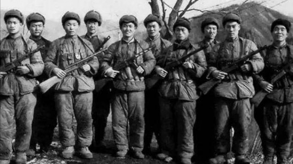 15歲新兵擅自開炮,連長要關他禁閉,為何團長偏要記他二等功? 15歲新兵擅自開炮,連長要關他禁閉,為何團長偏要記他二等功?