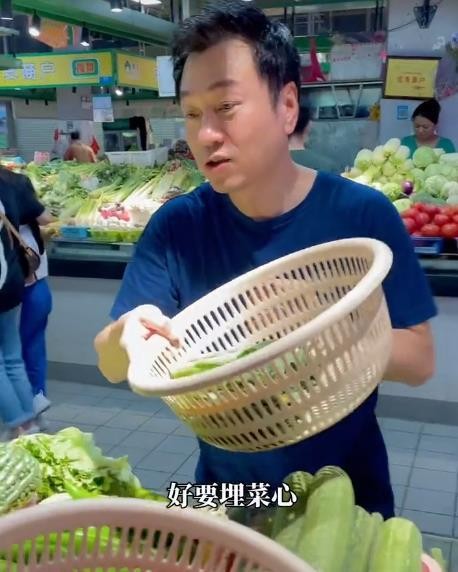 8位定居內地的港臺明星,有人購置上億豪宅,有人只能租房住 8位定居內地的港臺明星,有人購置上億豪宅,有人只能租房住