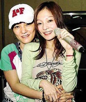 為還鉅債出道的10位明星,有2人還父母賭債,有5人因家裡生意失敗 為還鉅債出道的10位明星,有2人還父母賭債,有5人因家裡生意失敗