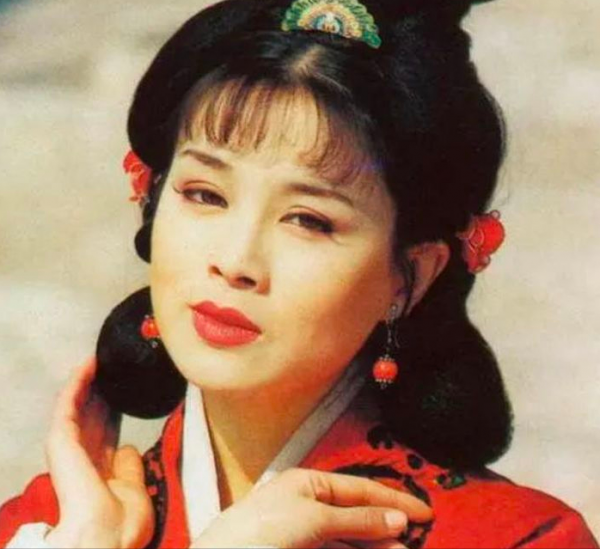 6位高開低走的女演員:趙明明因結婚事業盡毀,倪妮接下無數爛片 6位高開低走的女演員:趙明明因結婚事業盡毀,倪妮接下無數爛片