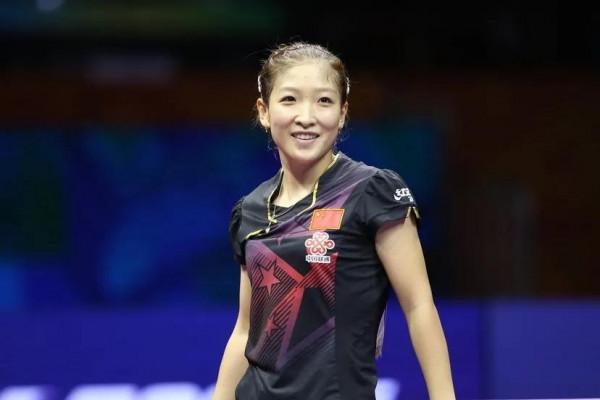 劉詩雯深夜掃大馬路，怎麼回事？體驗生活，弘揚正能量，為她點贊