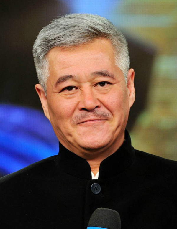 賀樹峰：被趙本山力捧12年不火，38歲娶小12歲嬌妻，開燒烤店被告