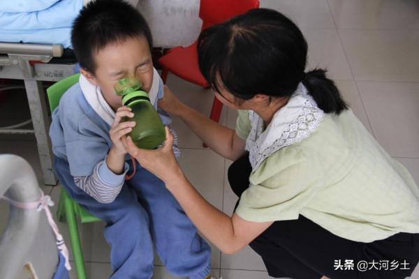 90後女子懷孕34周，一次逞強導致早產，如今悔不當初：是我害了他