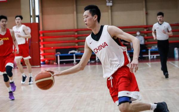 CBA四訊息,北控掃貨自由球員,上海小將發揮一般,解立彬放豪言 CBA四訊息,北控掃貨自由球員,上海小將發揮一般,解立彬放豪言