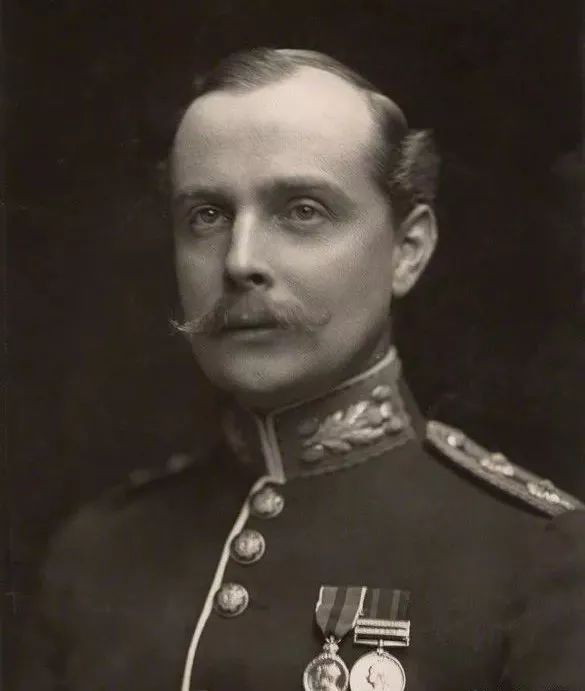 丘吉爾母親：19歲嫁英國貴族的“美元公主”，得到兒子無條件的愛