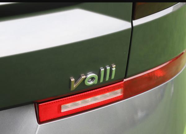 7.98萬起，後排放倒形成“雙人床”，寶駿這款旅行車真香嗎？