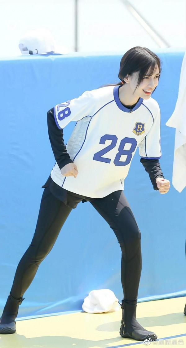 楊穎 天使寶貝綜藝現場的另一面(組圖) 楊穎 天使寶貝綜藝現場的另一面(組圖)