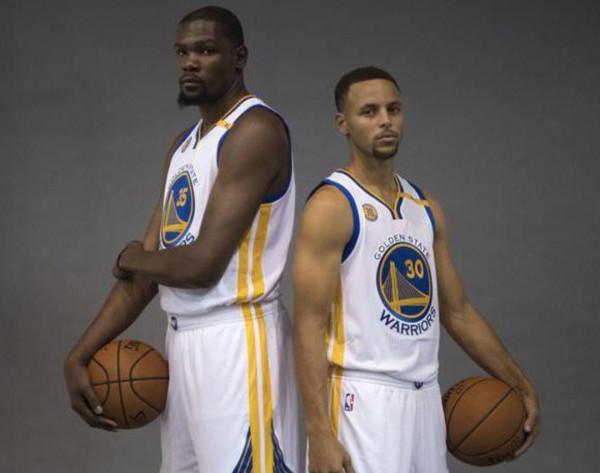 勇士兩連冠時期,杜蘭特和庫裡誰是老大?我們拿事實說話 勇士兩連冠時期,杜蘭特和庫裡誰是老大?我們拿事實說話