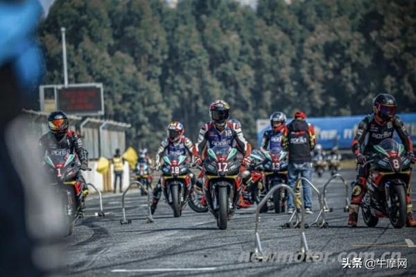 萌新女車手的比賽初體驗 阿普利亞GPR250R統一賽