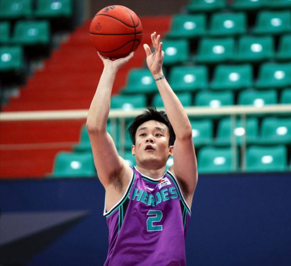 本賽季中國籃球三大“感人”球員,周琦領銜,小丁和易建聯上榜 本賽季中國籃球三大“感人”球員,周琦領銜,小丁和易建聯上榜