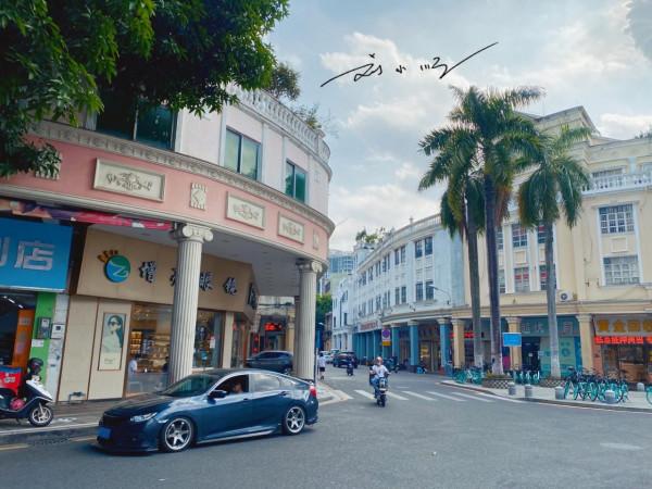 佛山市順德區著名的商業街,兩側都是傳統騎樓,彷彿穿越到了南洋 佛山市順德區著名的商業街,兩側都是傳統騎樓,彷彿穿越到了南洋