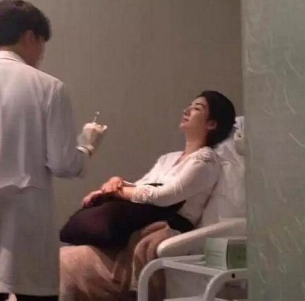 10位“整容上癮”的女星，明知矽膠臉恐怖，為何還是前仆後繼？