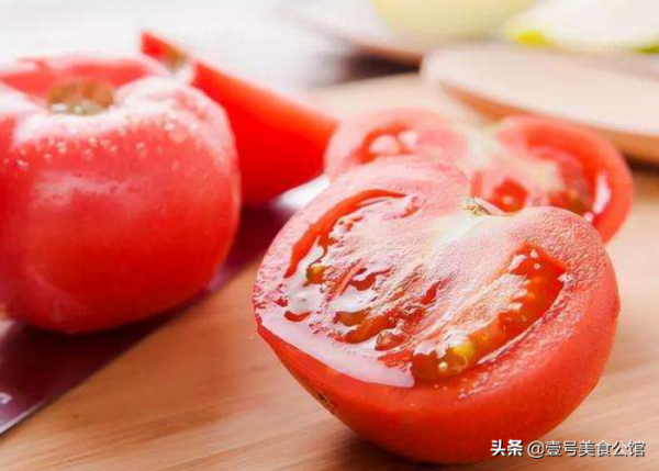 鮮酸味美的番茄黑魚煲，葷素搭配，營養豐富，家人吃了都說棒