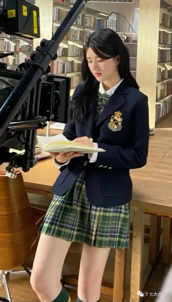 2021秋冬女裝流行趨勢之:學院風 2021秋冬女裝流行趨勢之:學院風