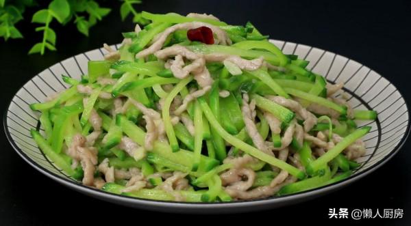 最近,都流行吃這個蘿蔔,吃紅薯不如吃它,配上豬肉真解饞 最近,都流行吃這個蘿蔔,吃紅薯不如吃它,配上豬肉真解饞