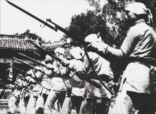 幫日軍挖護路溝?鬼子驗收挑大拇指,幾天後就明白上了八路軍的當 幫日軍挖護路溝?鬼子驗收挑大拇指,幾天後就明白上了八路軍的當