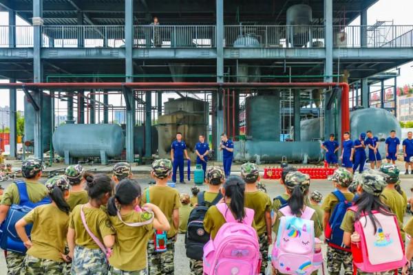 這堂“開學第一課”，是由“藍朋友”上的！