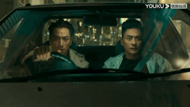 謝霆鋒空中轉呼啦圈,《飛虎3》滿屏荷爾蒙,內娛男星何時捲起來 謝霆鋒空中轉呼啦圈,《飛虎3》滿屏荷爾蒙,內娛男星何時捲起來