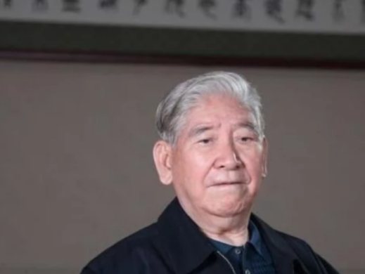 50年警衛員孫勇陪毛主席散步時，因何事主席笑著說：我給你當衛士
