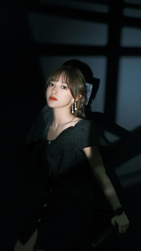 程瀟 1998年出生於廣東省，中國內地流行樂女歌手、演員