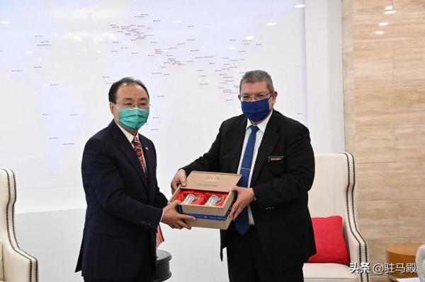 歐陽玉靖大使拜會馬來西亞新任外交部長賽夫丁 歐陽玉靖大使拜會馬來西亞新任外交部長賽夫丁