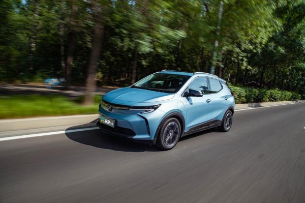 沉穩的“小快靈” 試駕體驗別克微藍7