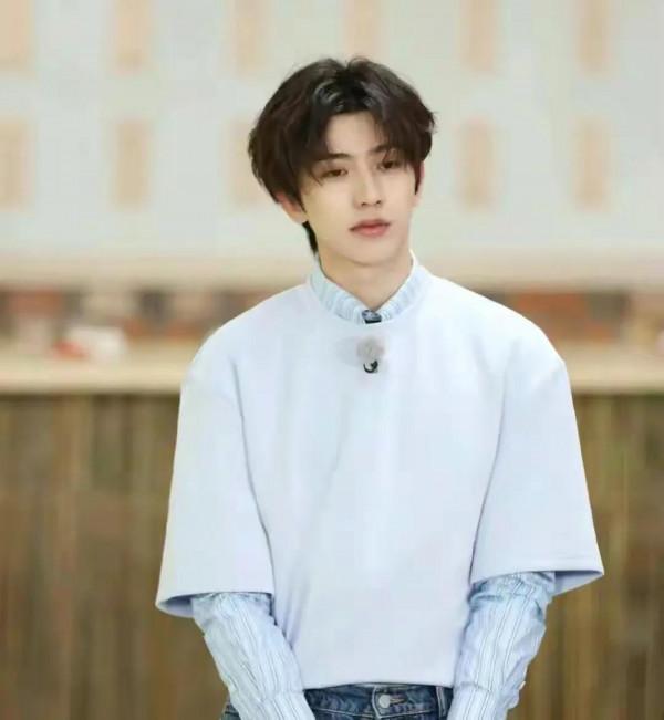 壞了的羊絨衫改時尚背心