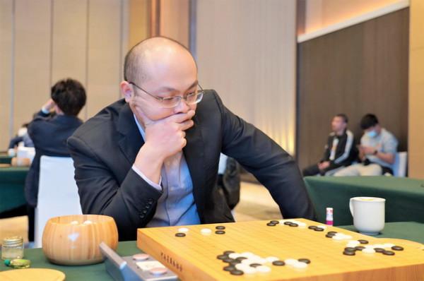 國手賽“柯唐大戰”柯潔勝出 辜梓豪楊鼎新一輪遊 國手賽“柯唐大戰”柯潔勝出 辜梓豪楊鼎新一輪遊