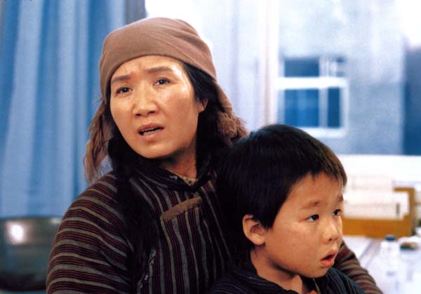 “老戲骨”曹翠芬：人到中年爆紅，與演員丈夫相愛一生卻有遺憾