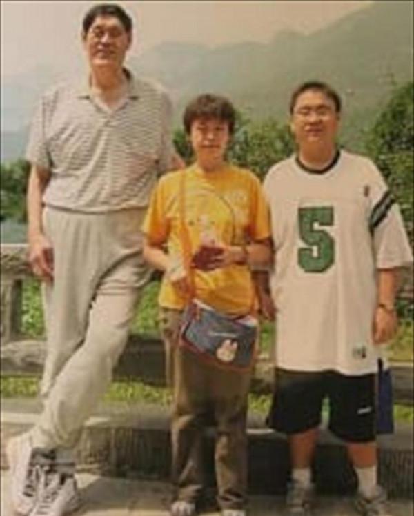 穆鐵柱：要飯出身，首戰震驚體壇！退役後子女們有沒有子承父業？