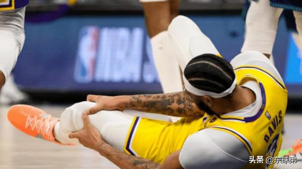 詹姆斯回擊濃眉受傷未攙扶，麥迪18歲女兒亮相，湖人名宿追瓦妮莎