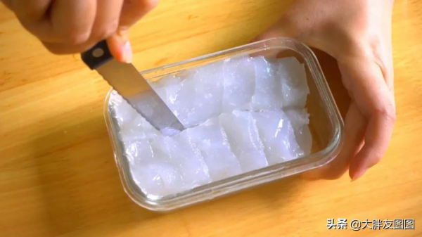 健康低脂的綠茶涼糕，QQ軟軟，不蒸不烤，味道清新