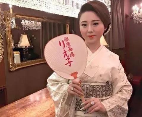 年收10億的日本第一富婆！口罩價值1.5億、200個愛馬仕！至今未婚