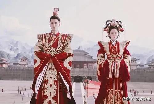 東漢年間，漢明帝欲封皇后，陰太后：馬貴人德冠後宮，宜立為後