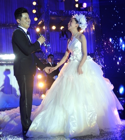 惜敗何潔無緣全國賽,喪女又離婚,超女馮家妹到底有多不走運? 惜敗何潔無緣全國賽,喪女又離婚,超女馮家妹到底有多不走運?