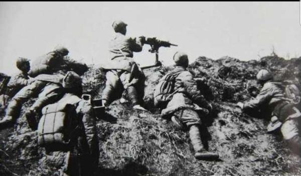 1949年,彭總在戈壁炮轟10萬馬家軍,血洗西北報當年伏擊紅軍之仇 1949年,彭總在戈壁炮轟10萬馬家軍,血洗西北報當年伏擊紅軍之仇