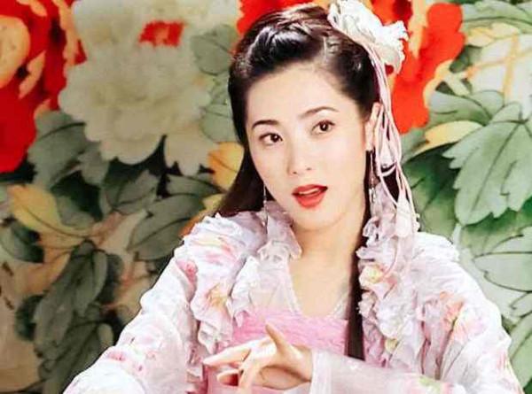 影視劇裡真人與畫像對比，趙雅芝畫像神似爾康，紫薇撞臉孔慈