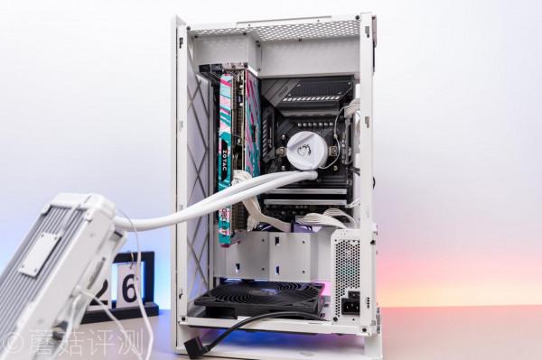 散熱十分優秀，佔地面積超小、銀欣ALTA G1M白色MATX機箱 評測