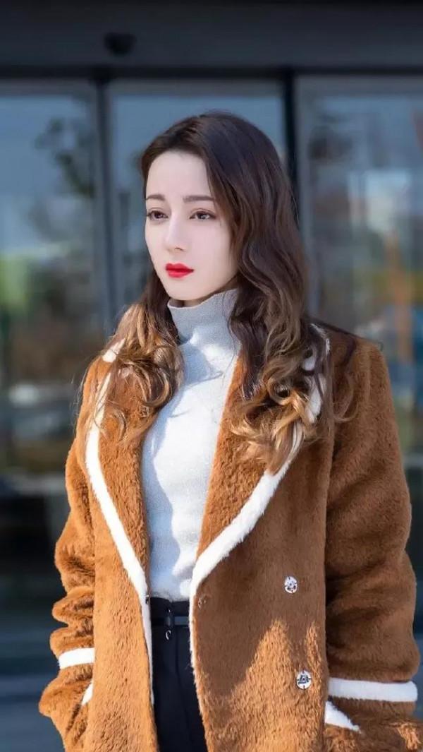 迪麗熱巴，出水芙蓉，美麗動人