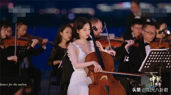 中秋晚會女星鏡頭:劉詩詩古裝搶眼,薇婭儀態絕,歐陽娜娜小清新 中秋晚會女星鏡頭:劉詩詩古裝搶眼,薇婭儀態絕,歐陽娜娜小清新