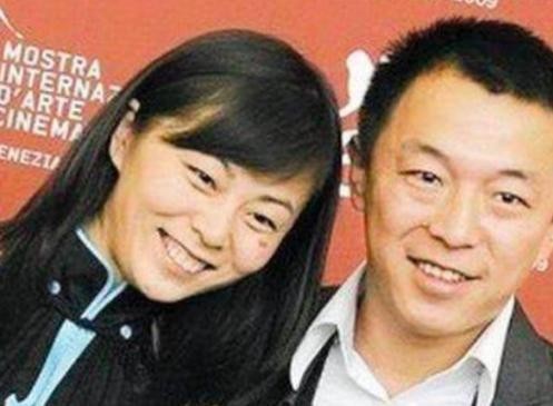 娶了初戀，幾十年無緋聞的6位男星，真的很不容易