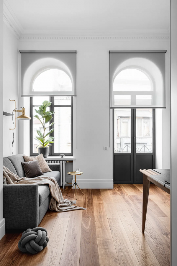 80平方兩居室裝修案例,黑白配+金屬點綴,簡約高階 80平方兩居室裝修案例,黑白配+金屬點綴,簡約高階