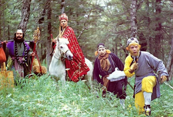 難怪悟空寧願被唸咒，也要打死白骨精，你看他用火眼金睛看到了啥