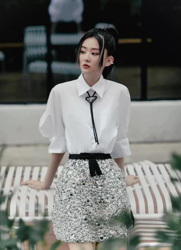 有人說她不是女的? 有人說她不是女的?