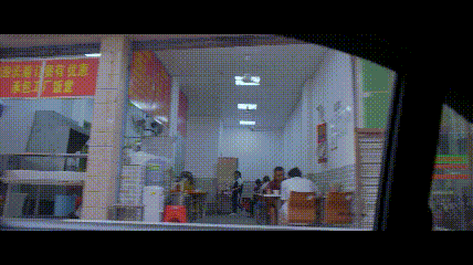 豆瓣3.9，把國內大城市黑成城鄉結合部，導演怕不是還活在清朝吧