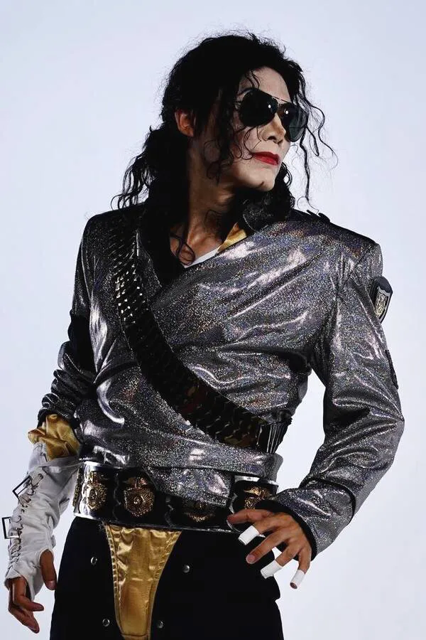 河南小夥模仿邁克爾傑克遜爆火，簽約好萊塢，走上人生巔峰