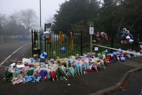 英國火災兩對雙胞胎孩童喪生 親友哀悼：天堂裡也有聖誕老人