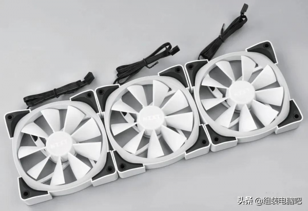 穩壓 i9 12900K！恩傑海妖 Z73 RGB 白色水冷評測