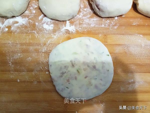 這樣的餡餅你喜歡嗎?皮薄餡多,用料十足!一口下去滿嘴留香 這樣的餡餅你喜歡嗎?皮薄餡多,用料十足!一口下去滿嘴留香