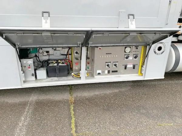 拍賣：美國FBI的主要指揮工具之一&mdash;&mdash;27噸的移動指揮中心卡車